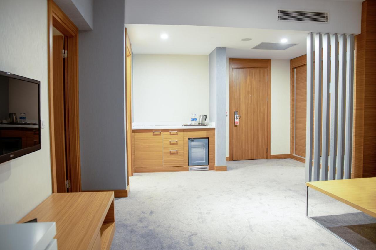รามาดา พลาซา บาย วินด์แฮม อิสตันบูล เอเซียแอร์พอร์ต Hotel โคจาเอลี ภายนอก รูปภาพ